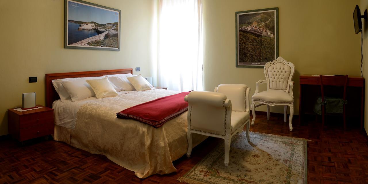 Hotel La Fenice Chiari Eksteriør bilde