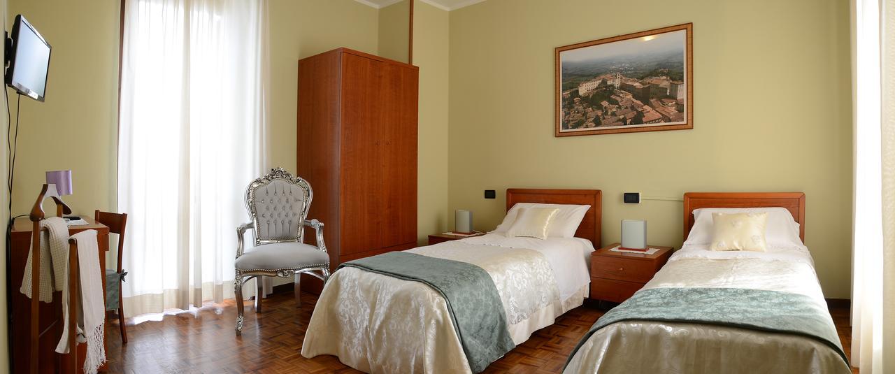 Hotel La Fenice Chiari Eksteriør bilde