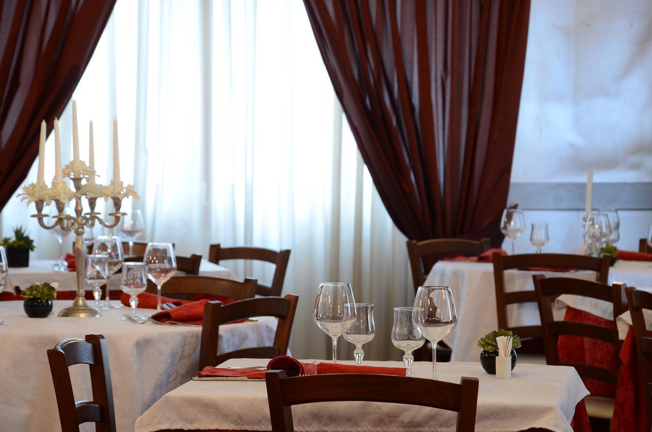 Hotel La Fenice Chiari Eksteriør bilde