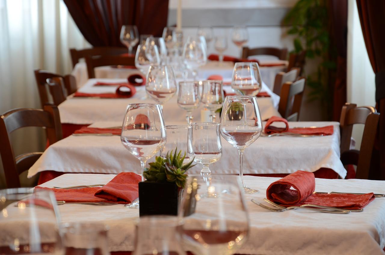 Hotel La Fenice Chiari Eksteriør bilde
