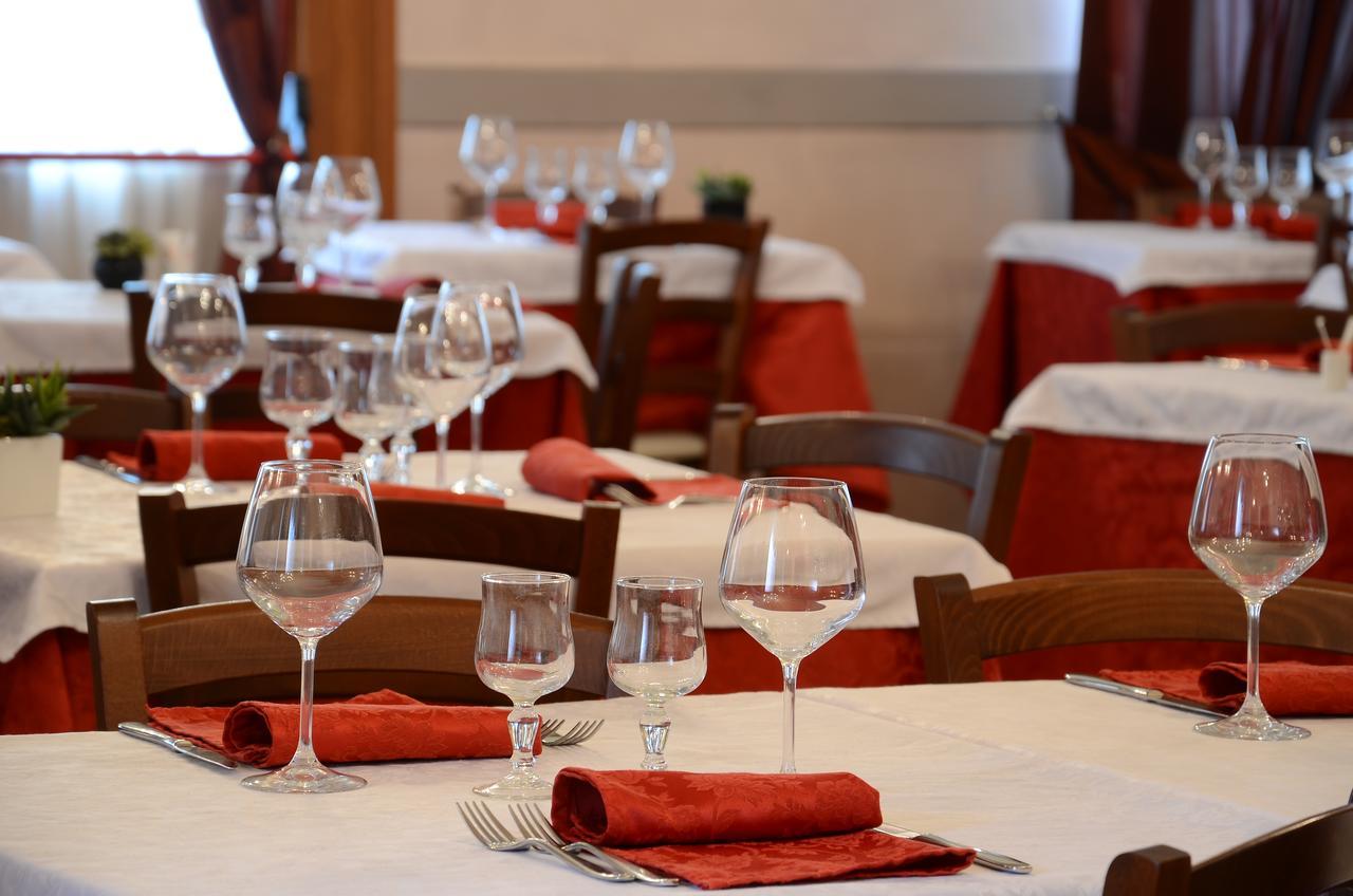 Hotel La Fenice Chiari Eksteriør bilde
