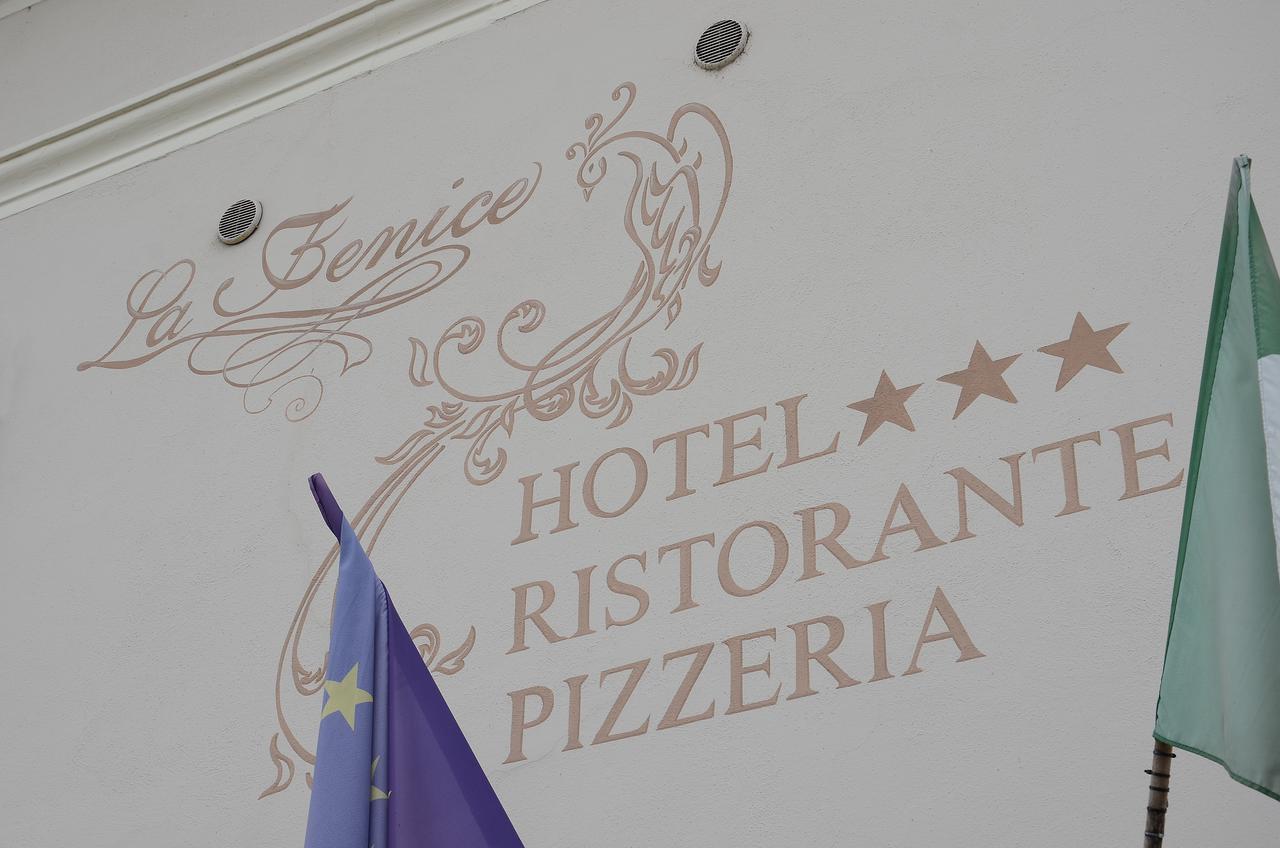 Hotel La Fenice Chiari Eksteriør bilde