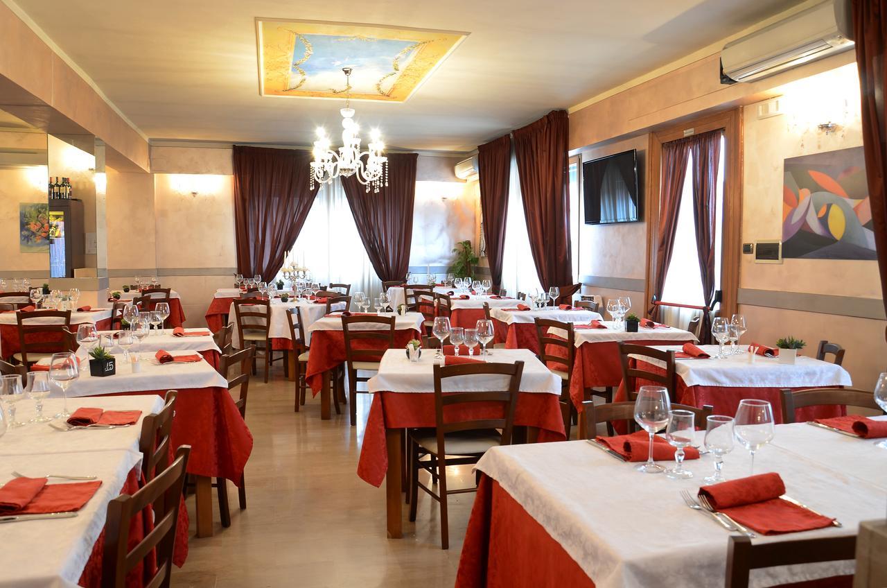 Hotel La Fenice Chiari Eksteriør bilde